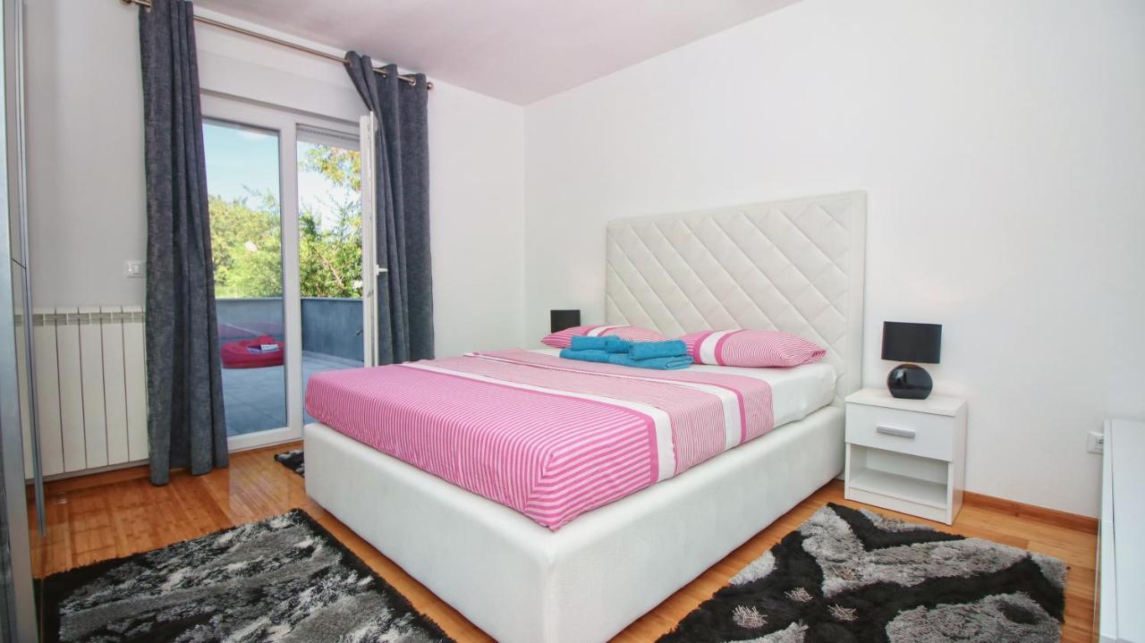 רוביני Guesthouse Esma מראה חיצוני תמונה